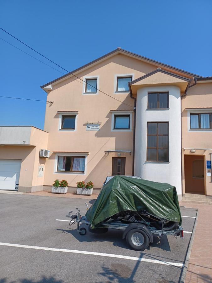 Apartman Alen Podhum Buitenkant foto